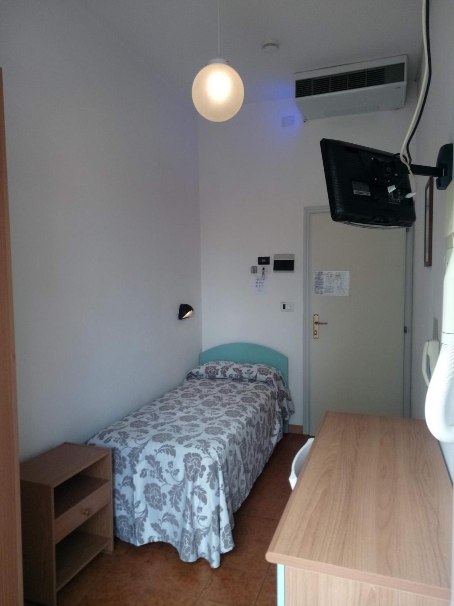 Alga Hotel 3*